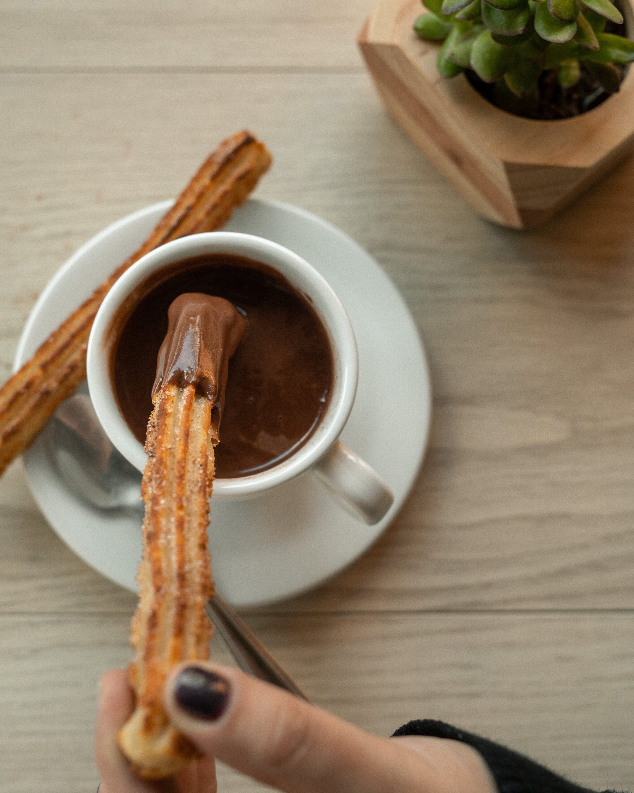 Have chocolate con churros at San Gínes