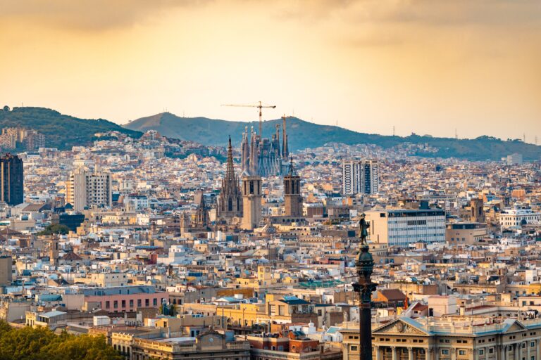 The Ultimate Bucket List: The Top Things to Do in Barcelona - Must See ...