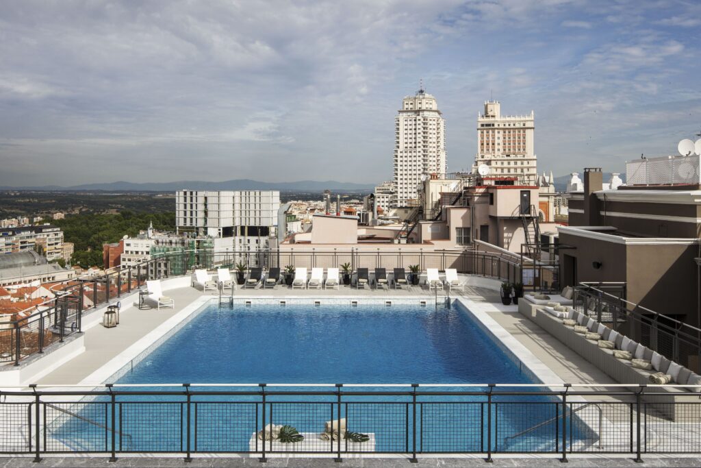 Hotel Emperador rooftop pool