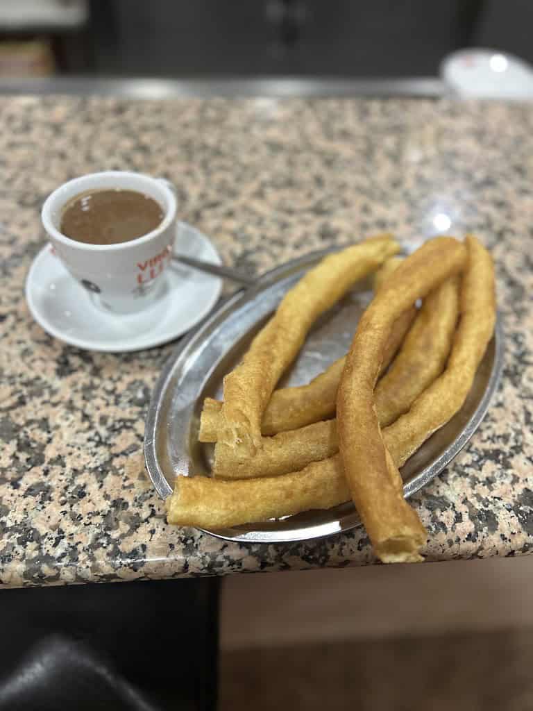 Chocolate con churros en Triana, Sevilla